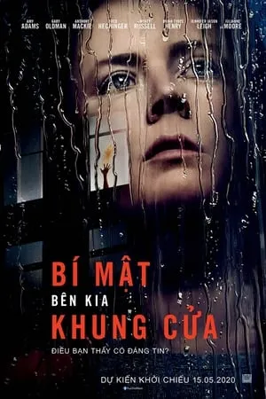 Bí mật bên kia khung cửa
